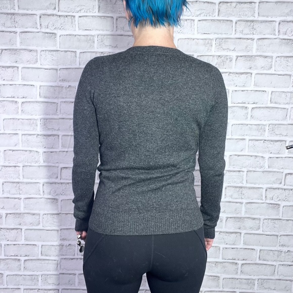 🐶NWOT |•TWO SISTERS•| Dark Grey Sweater Sparkle Eye Dog Size Small - Picture 6 of 9